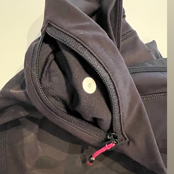 lululemon | Inspire Crop | size 6 | camo print - Picture 6 of 8